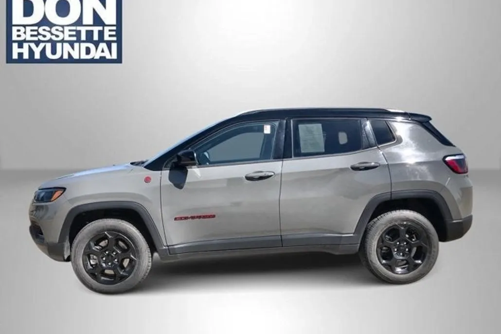 2023 Jeep Compass Trailhawk photo 1