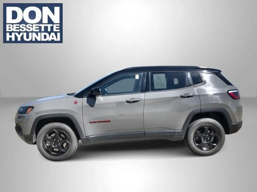 2023 Jeep Compass Trailhawk photo 1