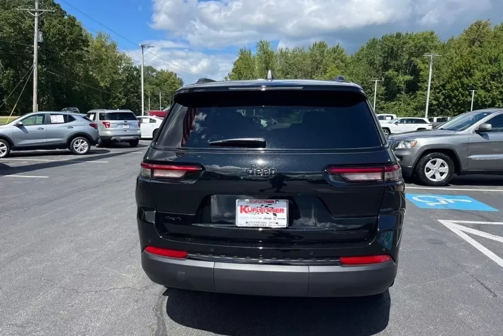 2025 Jeep Grand Cherokee Altitude X photo 1