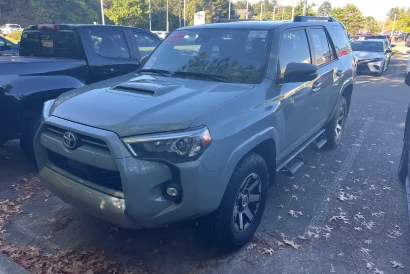 2023 Toyota 4Runner TRD Off-Road Premium photo 1