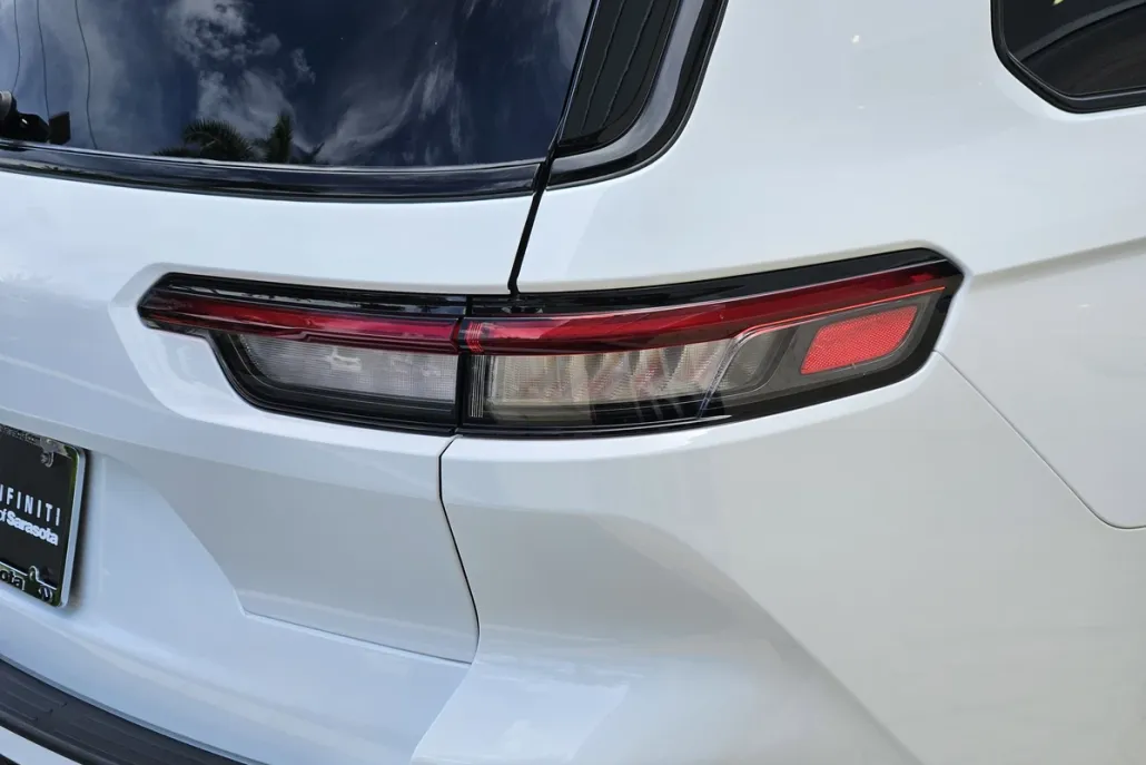 2025 Jeep Grand Cherokee Altitude photo 1