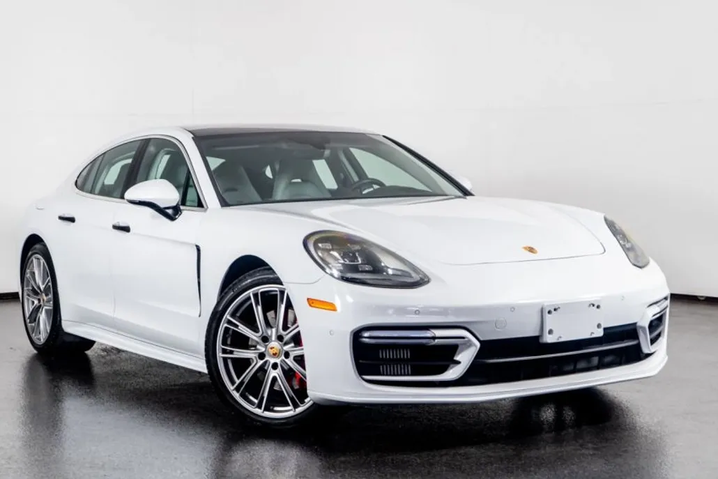 2022 Porsche Panamera 4S photo 1