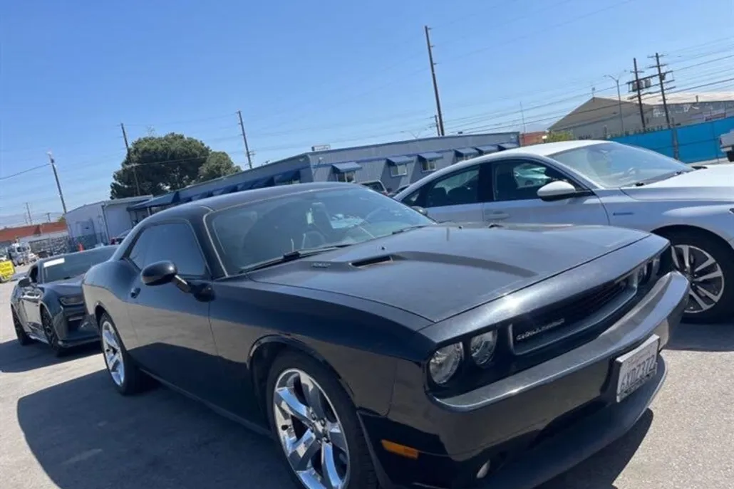 2012 Dodge Challenger R/T Plus photo 1