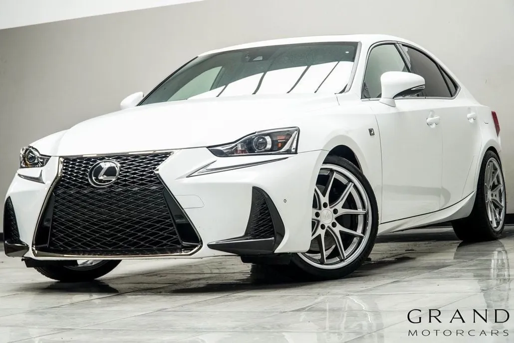 2018 Lexus IS 350 photo 1