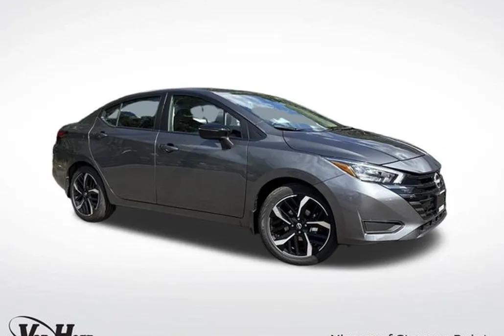 2025 Nissan Versa 1.6 SR photo 1