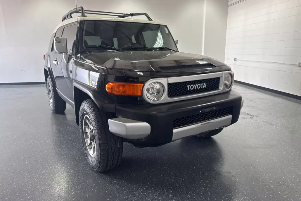 2012 Toyota FJ Cruiser Base photo 1