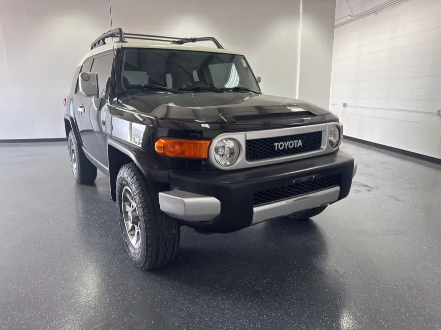 2012 Toyota FJ Cruiser Base photo 1