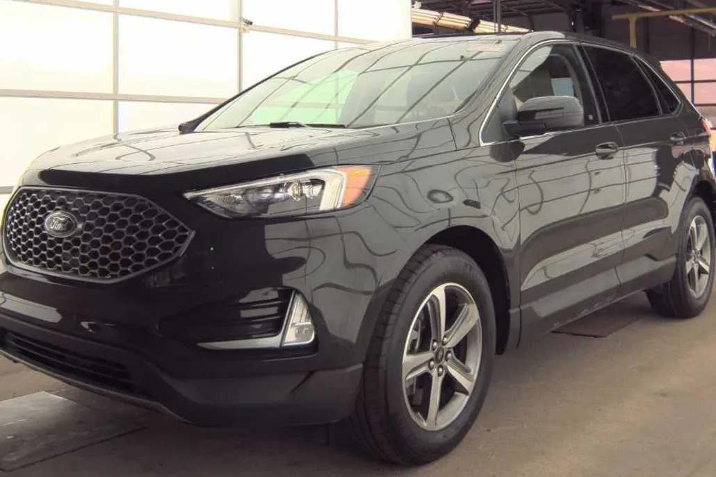 2024 Ford Edge SEL photo 1