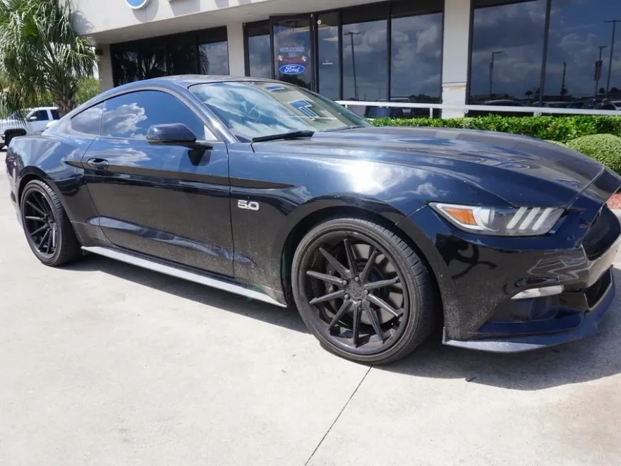 2015 Ford Mustang GT Premium photo 1