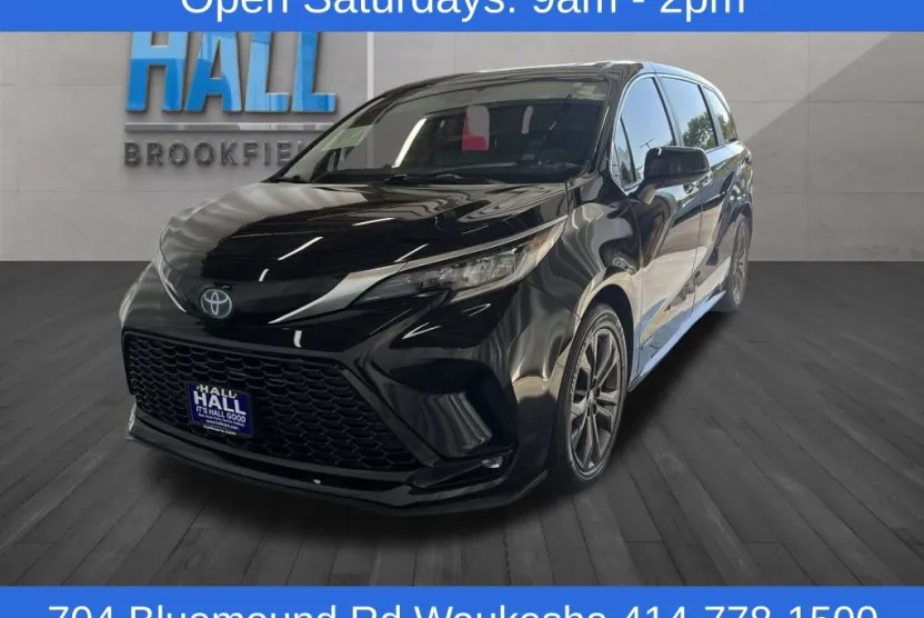 2021 Toyota Sienna XSE photo 1