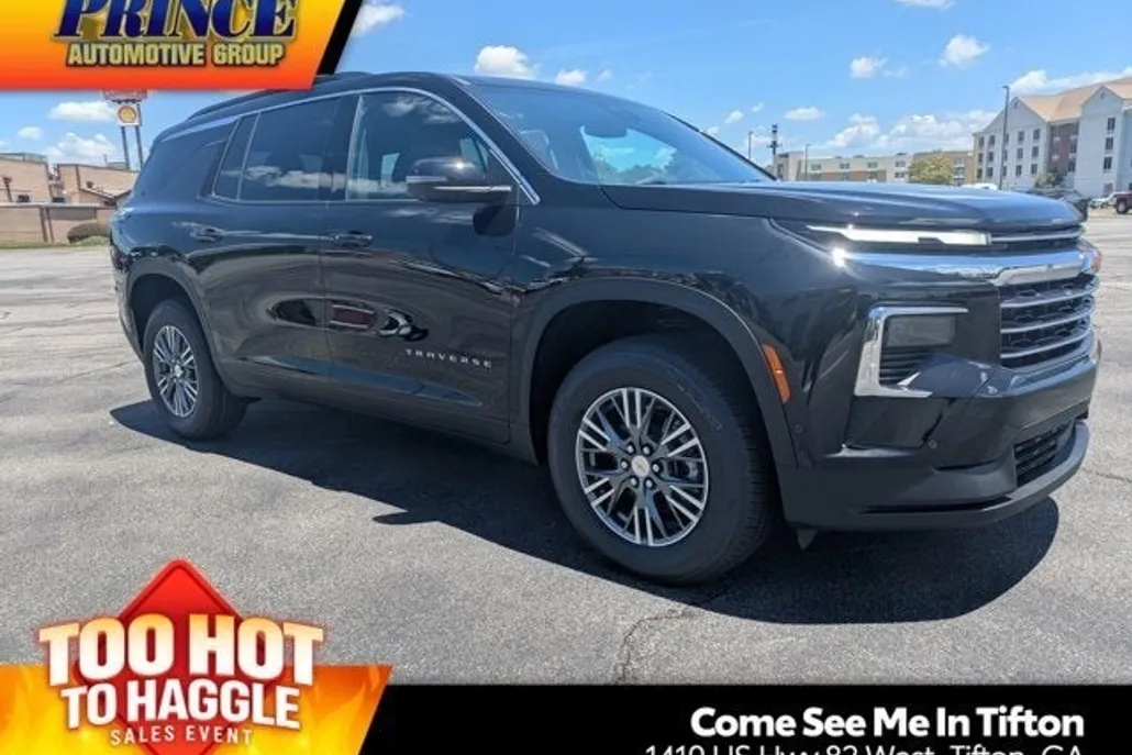 2025 Chevrolet Traverse photo 1