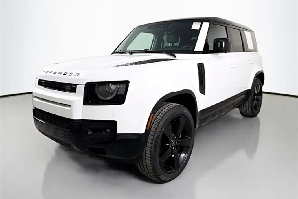 2025 Land Rover Defender 110 V8 photo 1