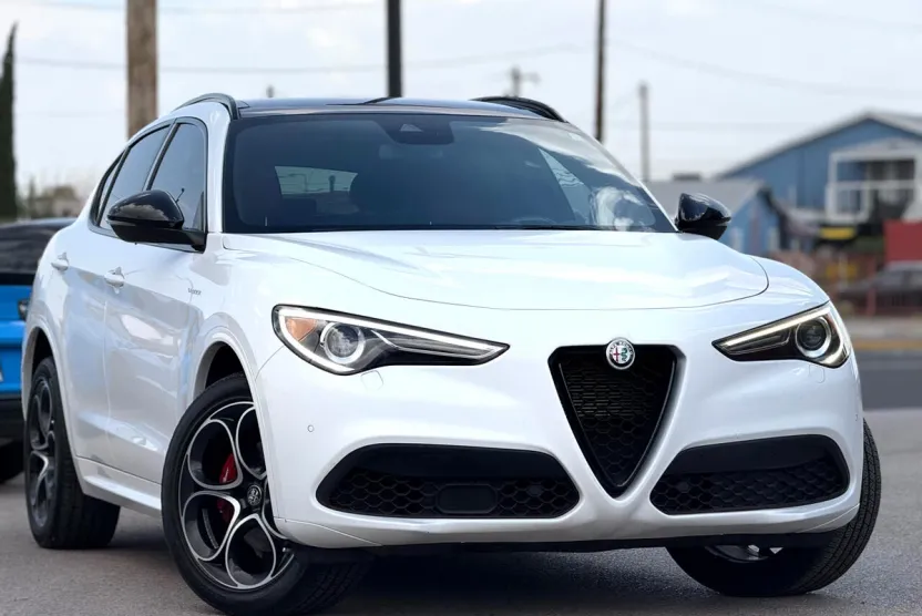 2022 Alfa Romeo Stelvio Ti Sport photo 1