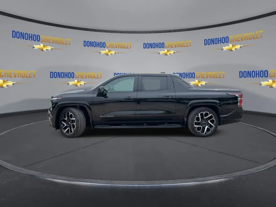 2024 Chevrolet Silverado EV RST photo 1