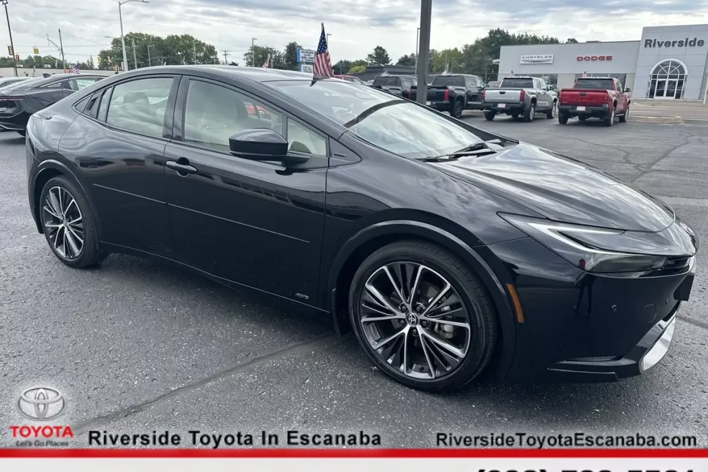 2023 Toyota Prius XLE photo 1