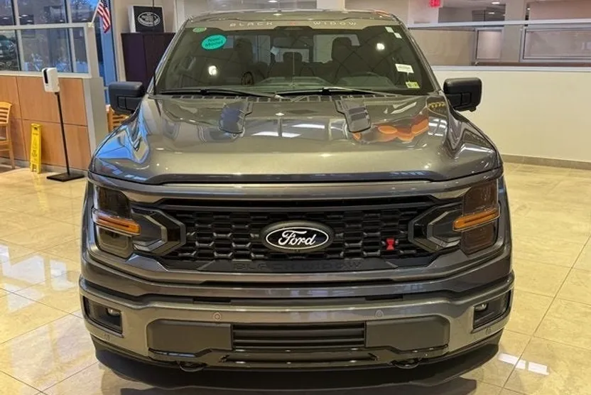 2024 Ford F-150 XLT photo 1