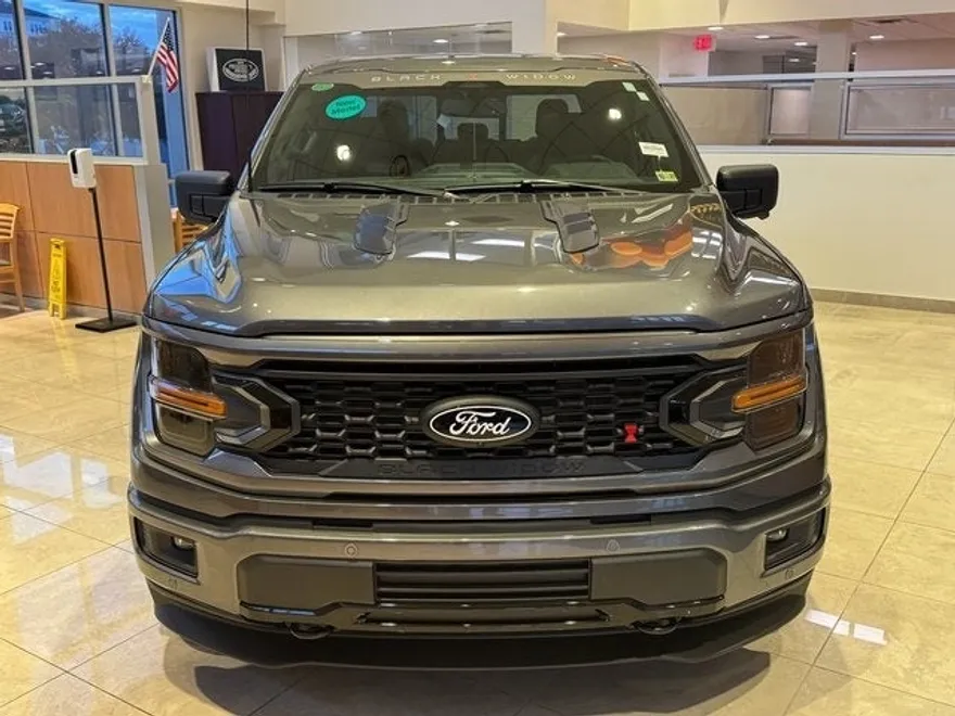 2024 Ford F-150 XLT photo 1