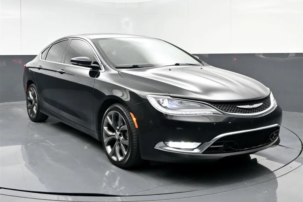 2016 Chrysler 200 C photo 1