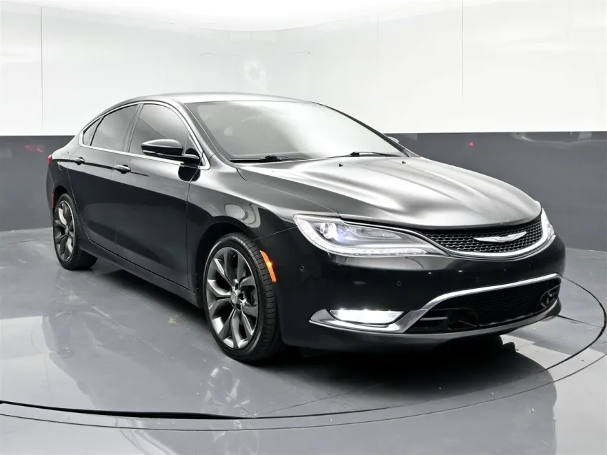 2016 Chrysler 200 C photo 1