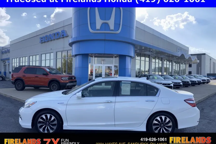 2017 Honda Accord Hybrid Touring photo 1