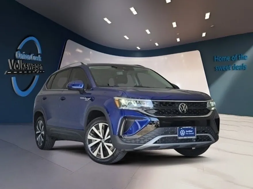 2024 Volkswagen Taos SE photo 1