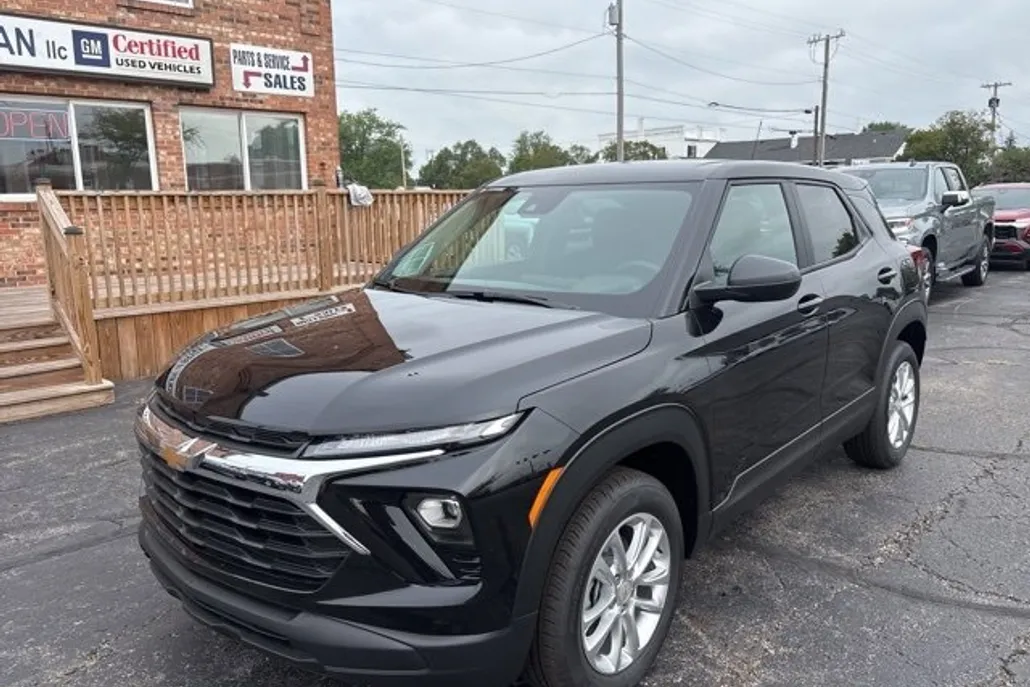 2026 Chevrolet Trailblazer LS photo 1
