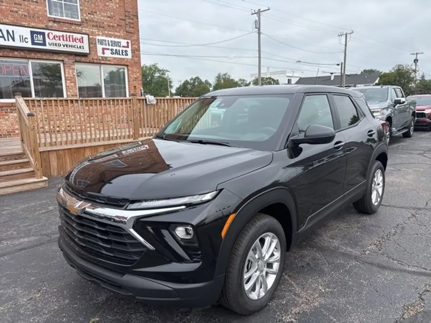 2026 Chevrolet Trailblazer LS photo 1
