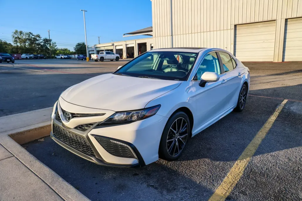 2024 Toyota Camry SE photo 1