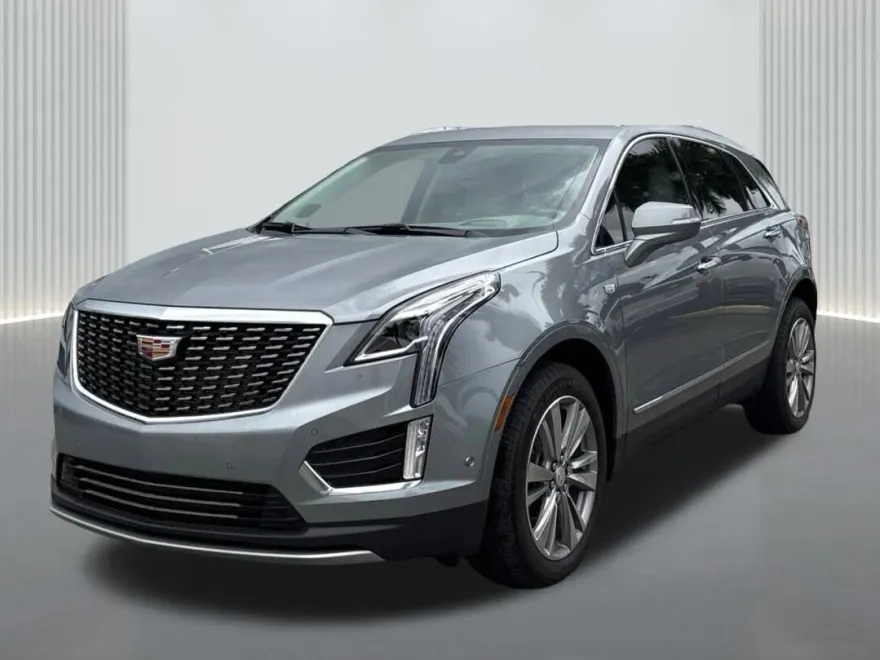 2024 Cadillac XT4 Premium Luxury photo 1
