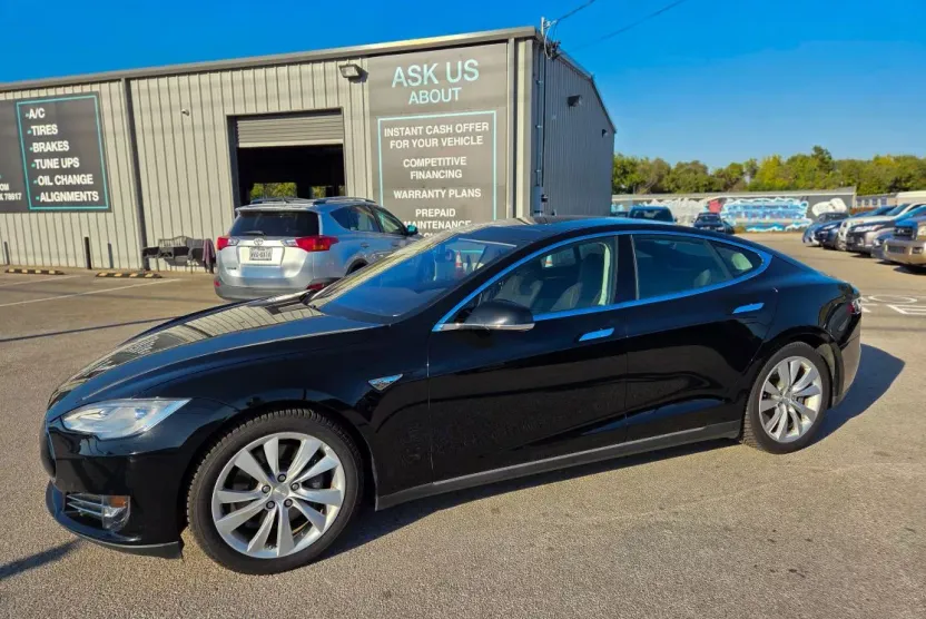 2014 Tesla Model S 85D photo 1