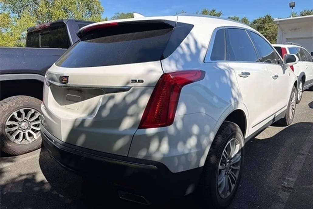 2017 Cadillac XT5 Luxury photo 1