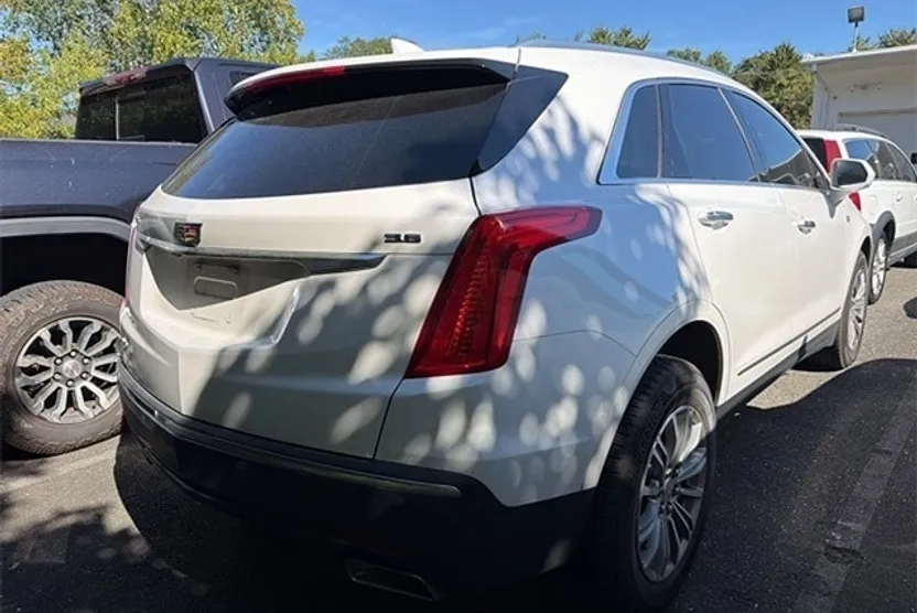 2017 Cadillac XT5 Luxury photo 1