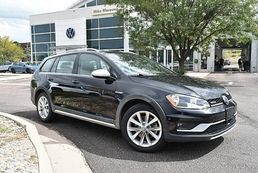 2017 Volkswagen Golf Alltrack SE photo 1