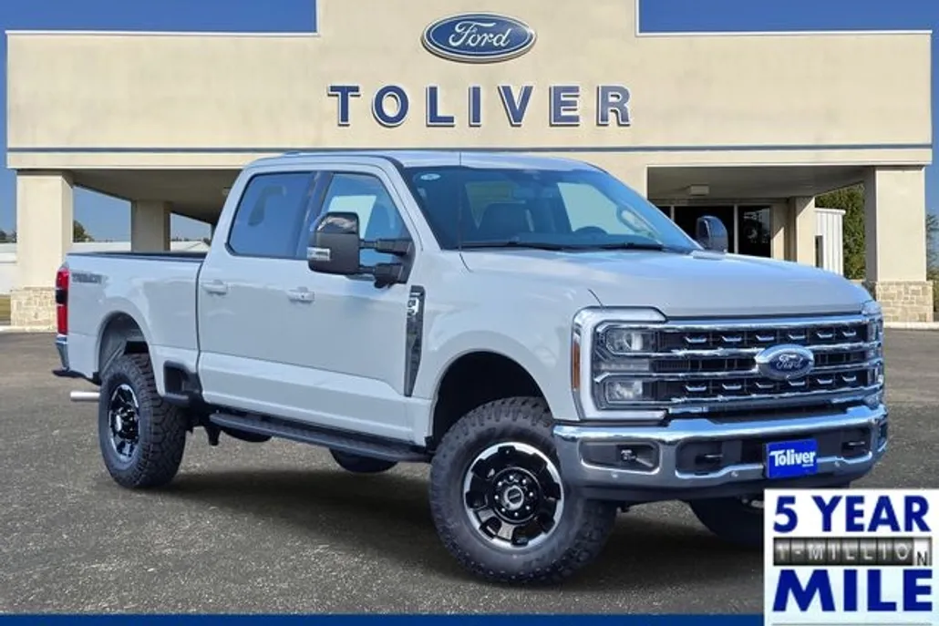 2026 Ford F-250 Lariat photo 1