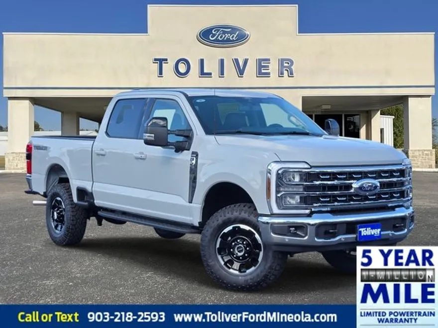 2026 Ford F-250 Lariat photo 1