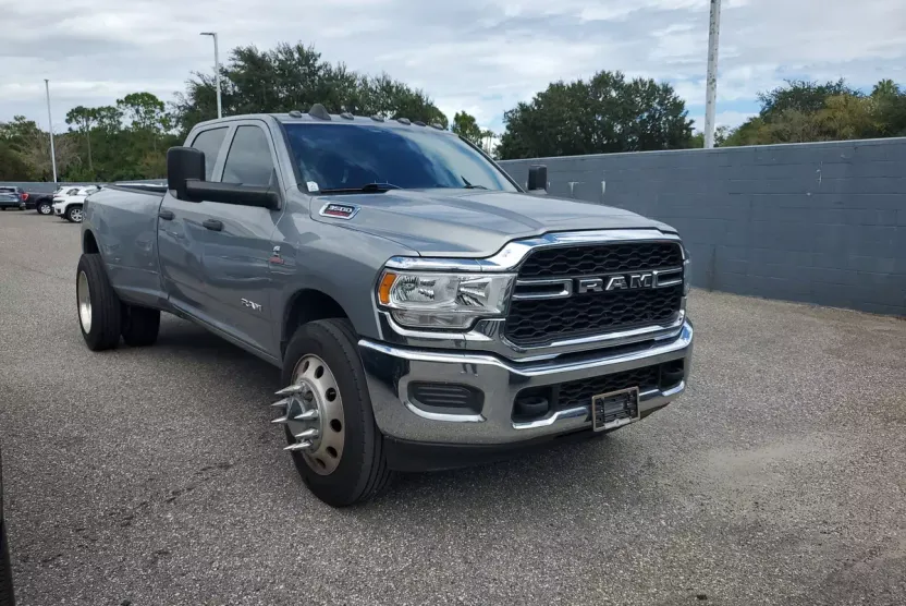 2022 Ram 3500 Tradesman photo 1