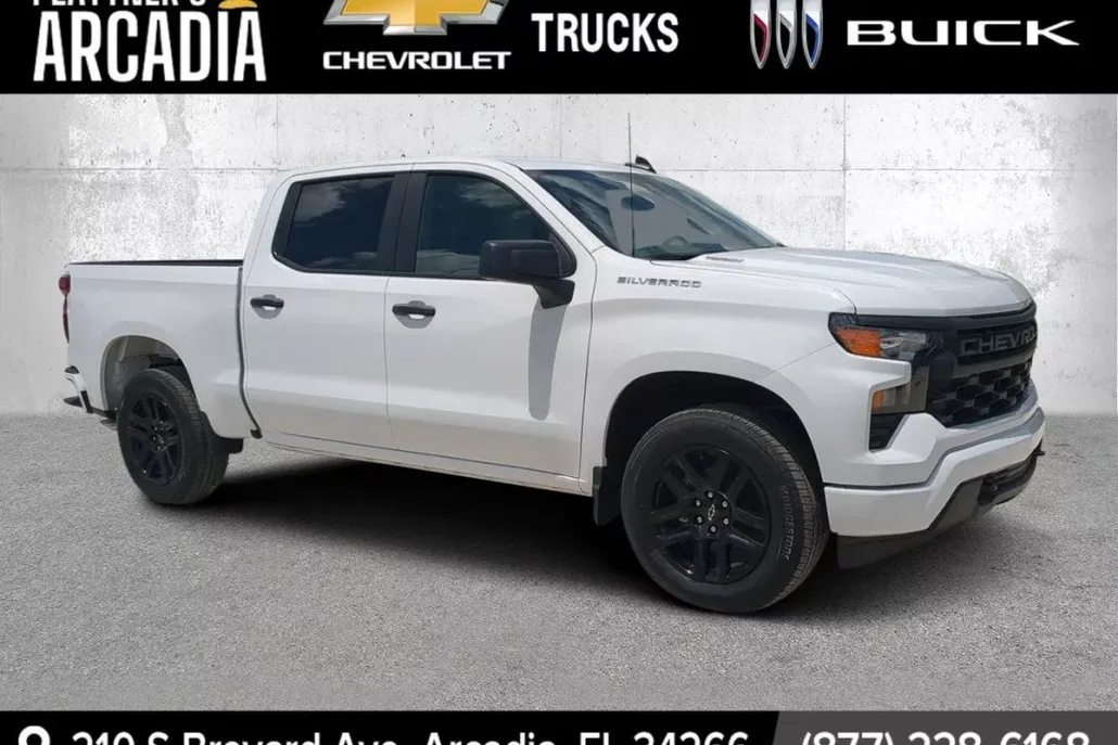 2025 Chevrolet Silverado 1500 Custom photo 1
