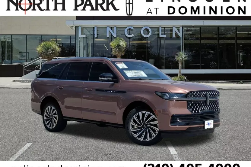2025 Lincoln Navigator Black Label photo 1