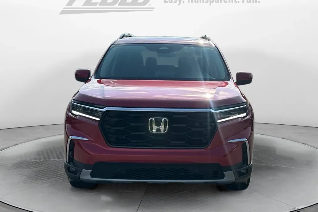 2025 Honda Pilot Touring photo 1