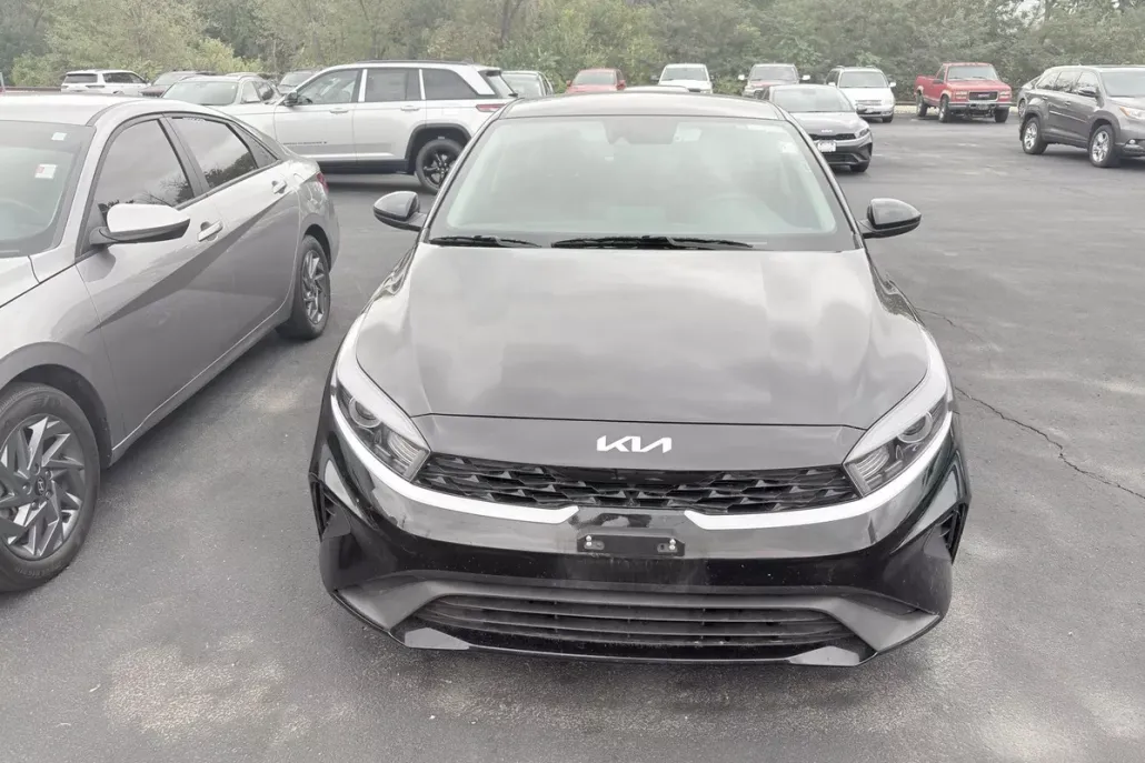2024 Kia Forte LXS photo 1