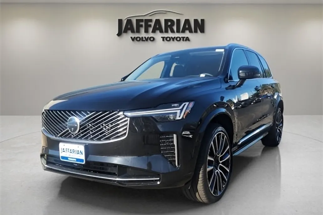 2025 Volvo XC90 photo 1