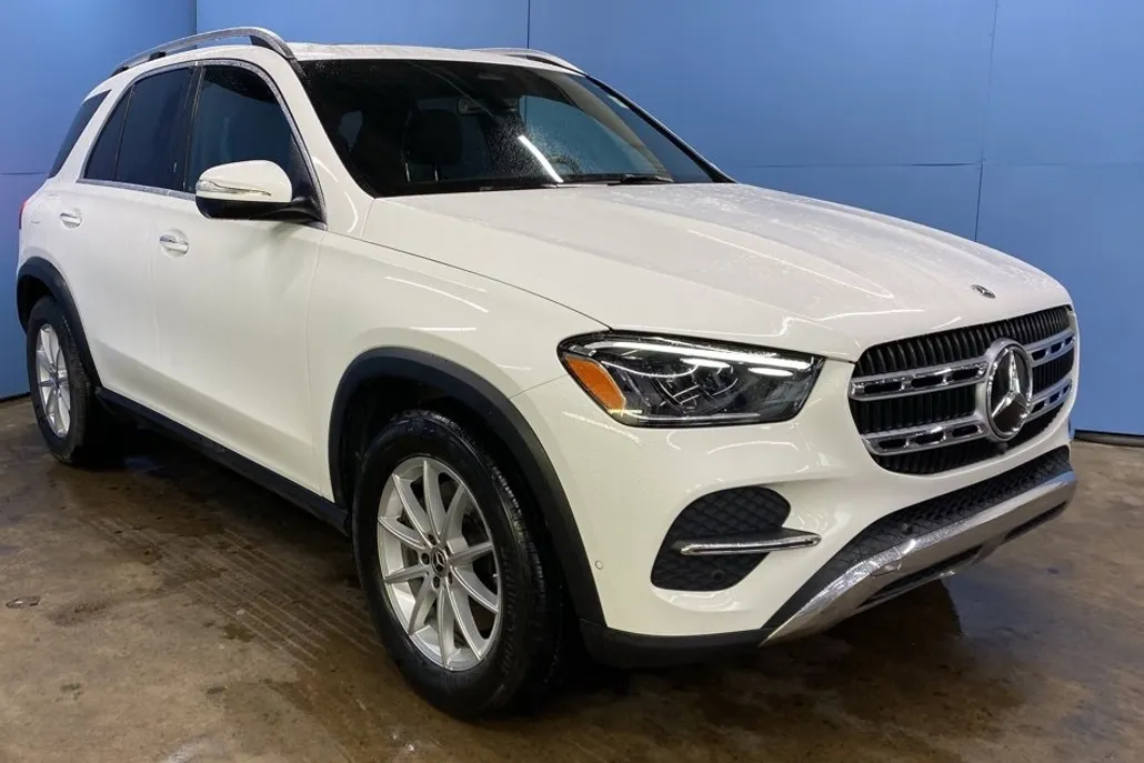 2024 Mercedes Benz GLE 450e photo 1