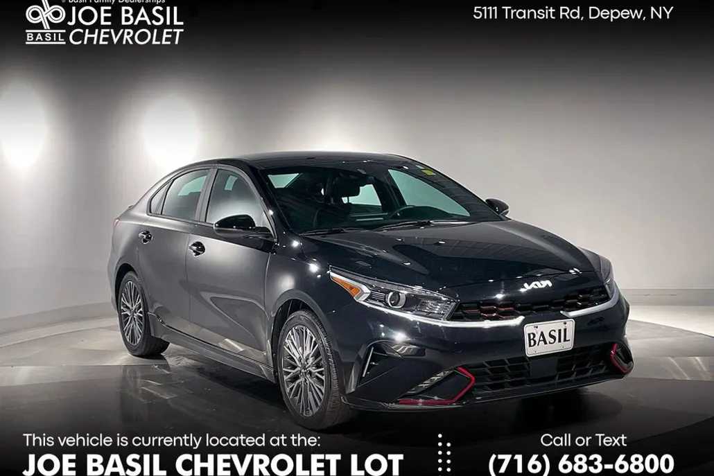 2023 Kia Forte GT-Line photo 1
