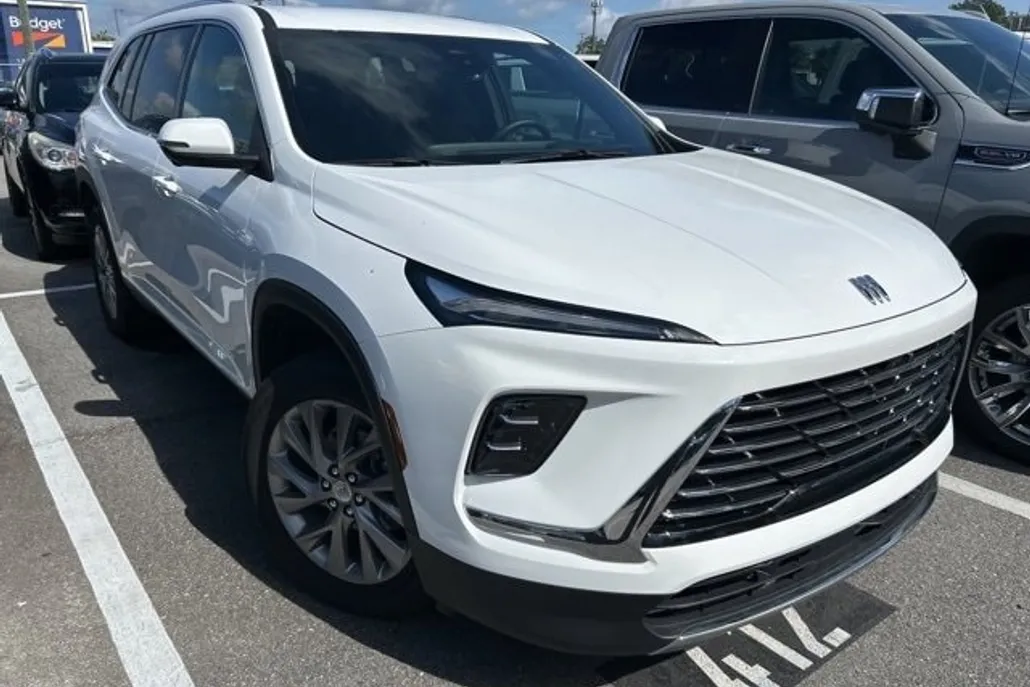 2025 Buick Enclave Preferred photo 1