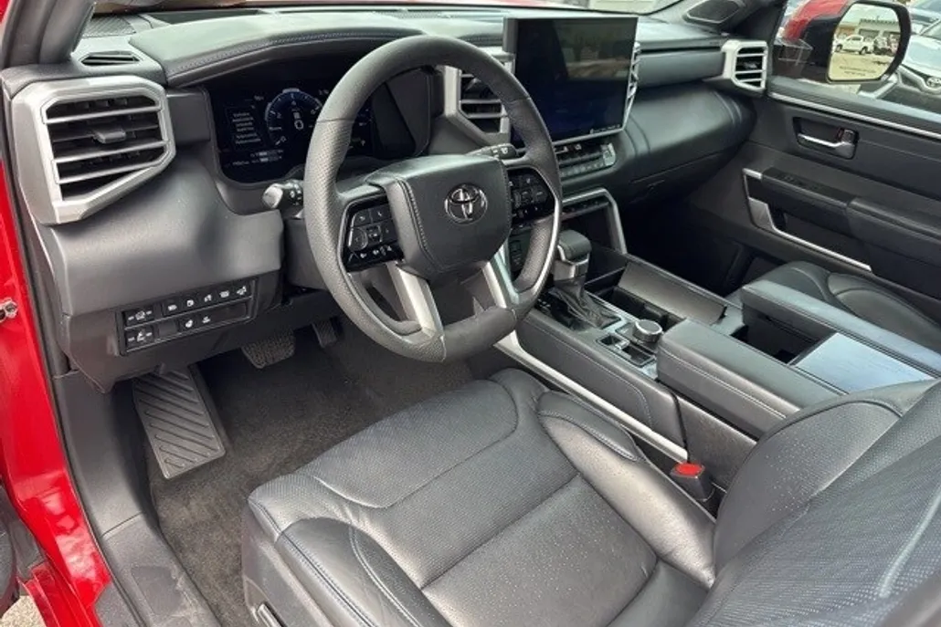 2023 Toyota Sequoia Platinum photo 1