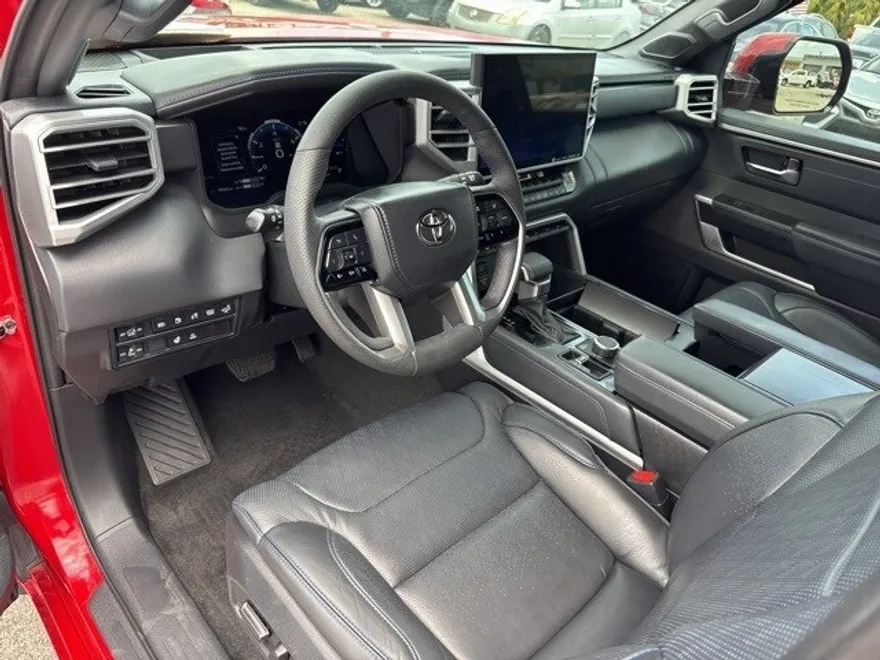 2023 Toyota Sequoia Platinum photo 1