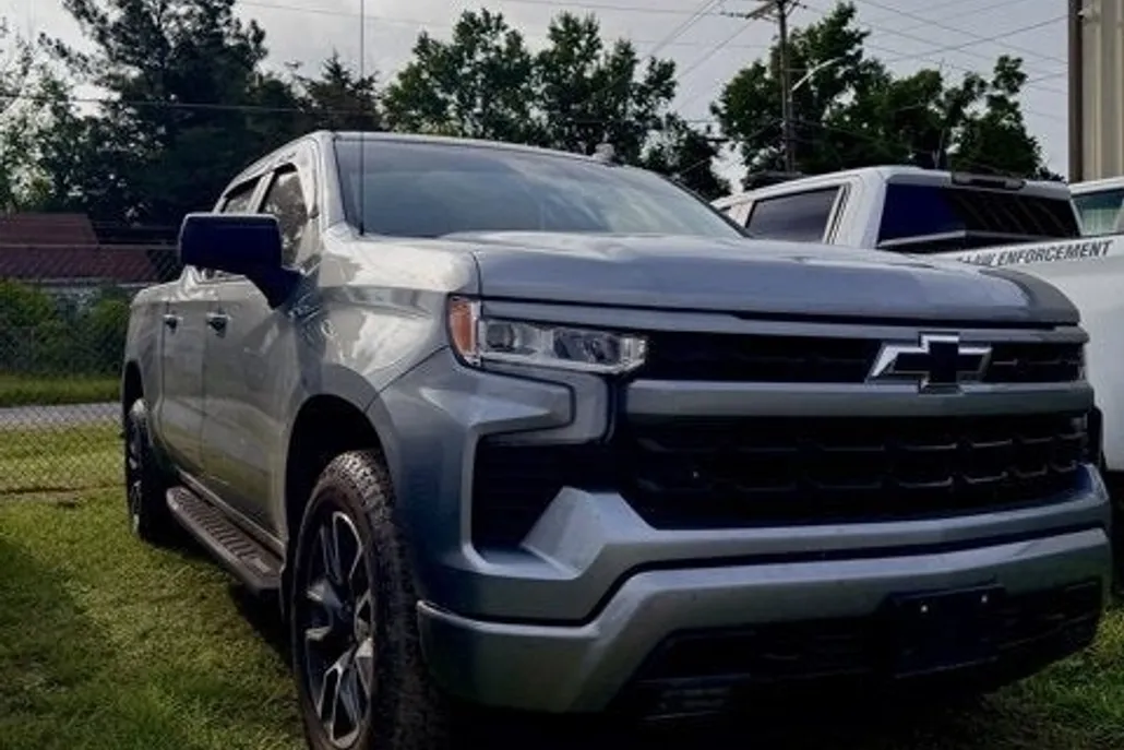 2024 Chevrolet Silverado 1500 RST photo 1