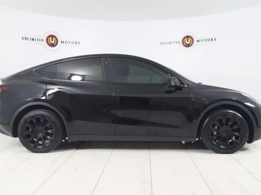 2021 Tesla Model Y Long Range photo 1