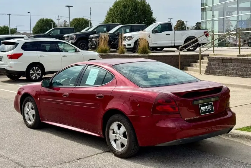2008 Pontiac Grand Prix SD photo 1
