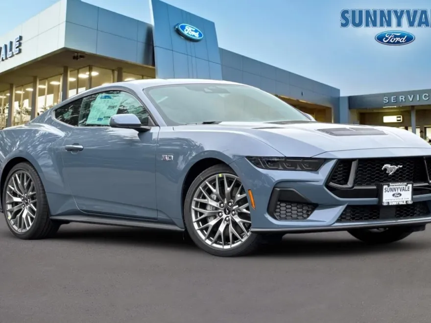 2025 Ford Mustang GT photo 1